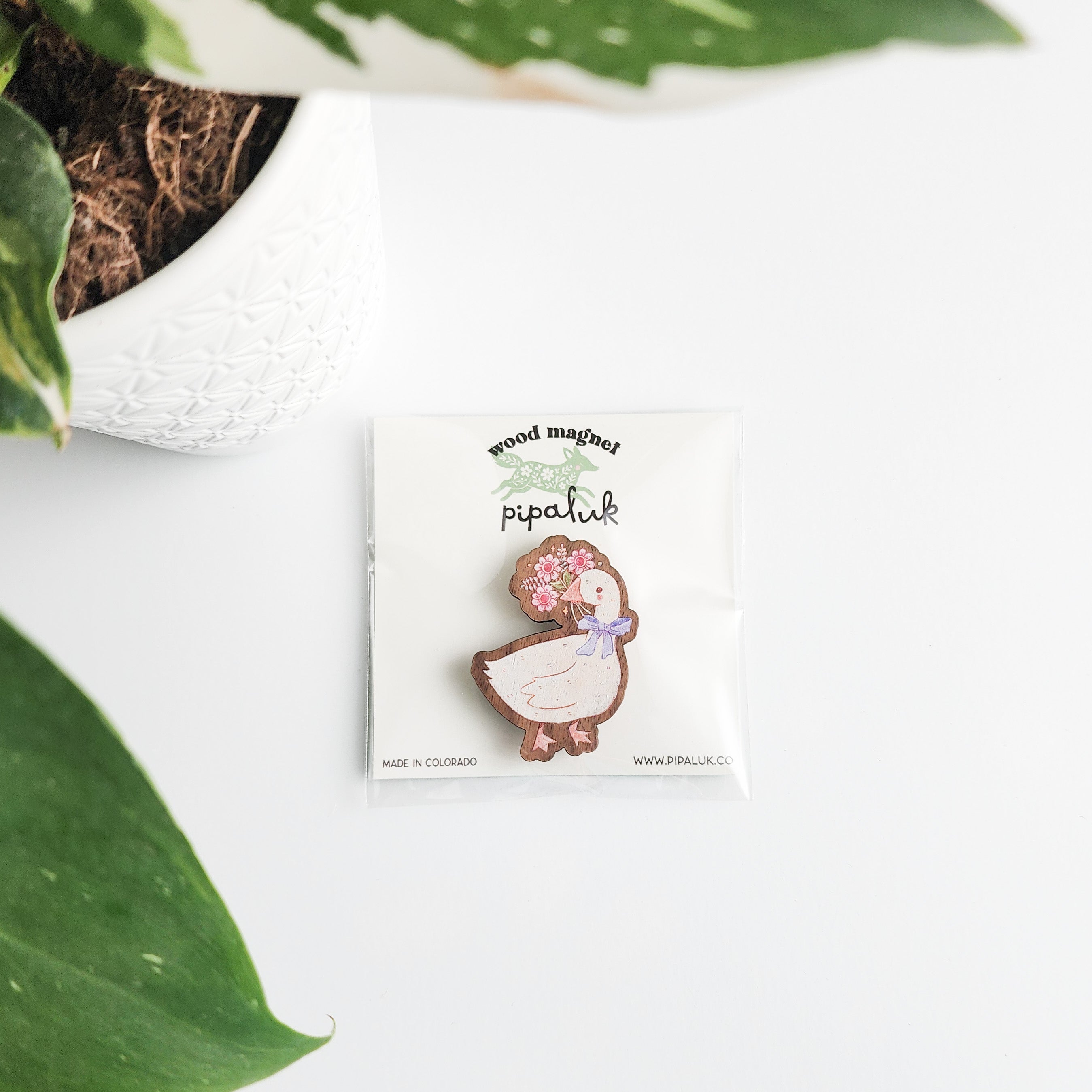 goose magnet in pipaluk packaging on a white background